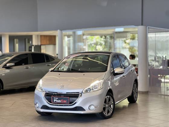 PEUGEOT 208 1.6 GRIFFE 16V FLEX 4P AUTOMÁTICO PEUGEOT 208 1.6 GRIFFE 16V FLEX 4P AUTOMÁTICO